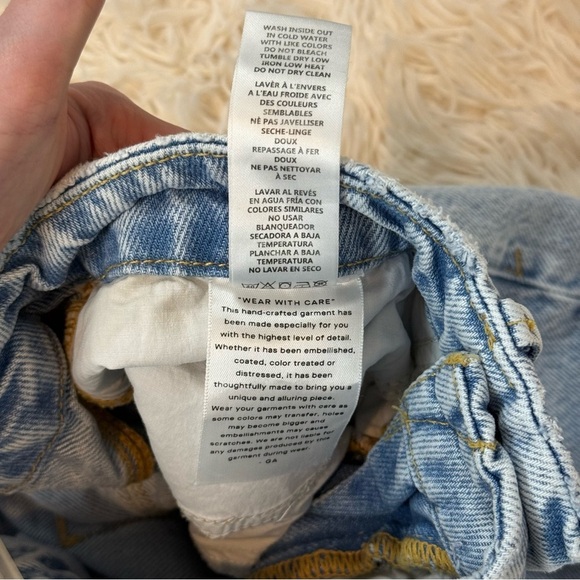 Good American GOOD STANDARD BERMUDA SHORTS denim SZ 4/27 high rise washed blue - Picture 10 of 10